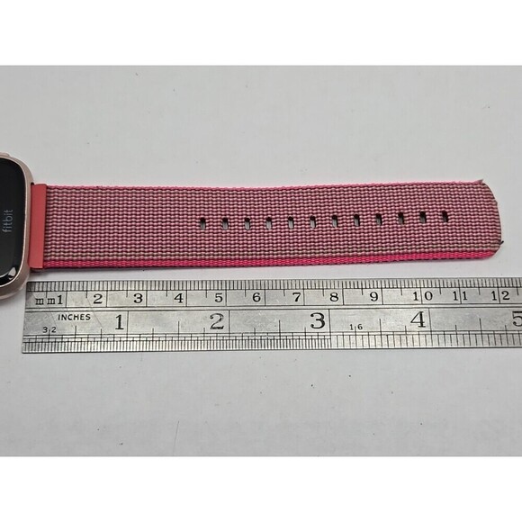 Fitbit Versa FB504 Smartwatch Fitness Heart Rate Bluetooth Extr Bands No Charger - Picture 8 of 11